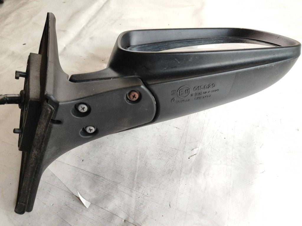 Toyota Avensis T250 2003 electric wing mirror E11015829 