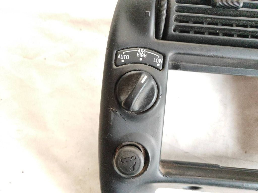 Ford Explorer 4.0 1998 Petrol dash center air vent grill F67B7804302DW 