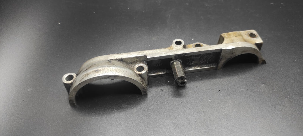 Alfa Romeo GT 2.0 JTS 122kW 2005 Engine Cylinder Head Camshaft Mount 605862168