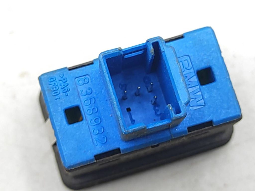 BMW 5 E39 1997 Electric window control switch 8368932 