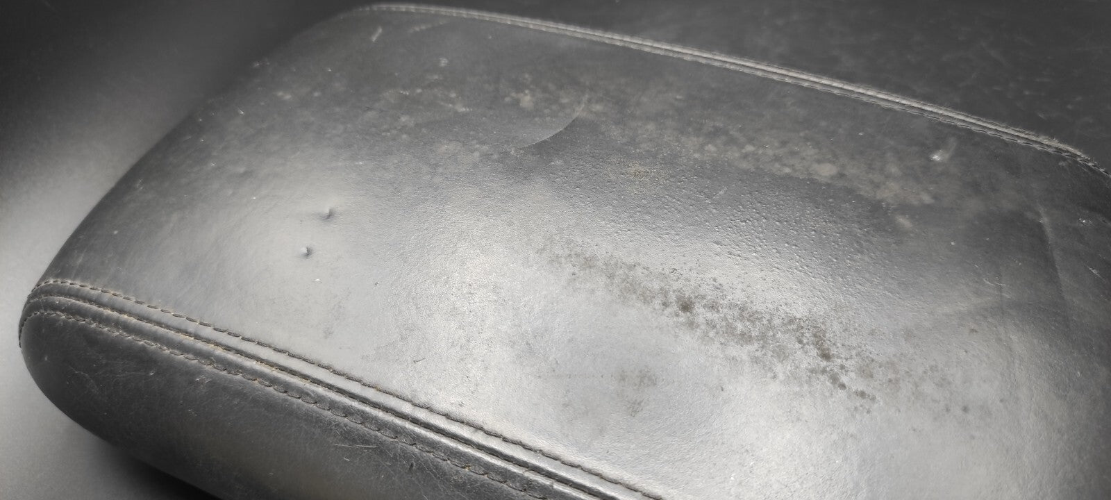 Peugeot 607 3.0i V6 2002 Center Console Armrest Top Part Black 9636201477