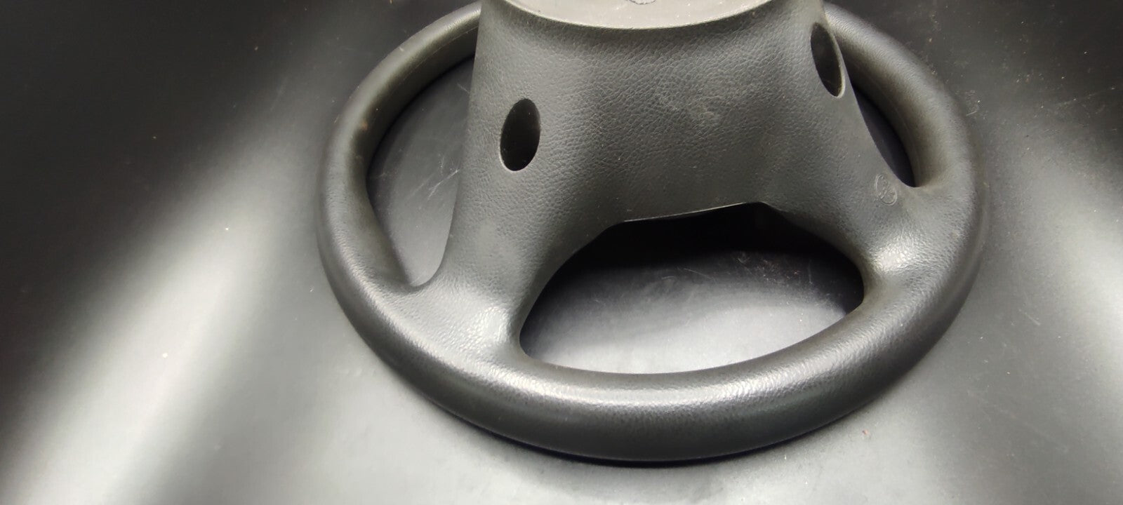 Alfa Romeo 147 1.6 TS 88kW Petrol 2006 Steering wheel