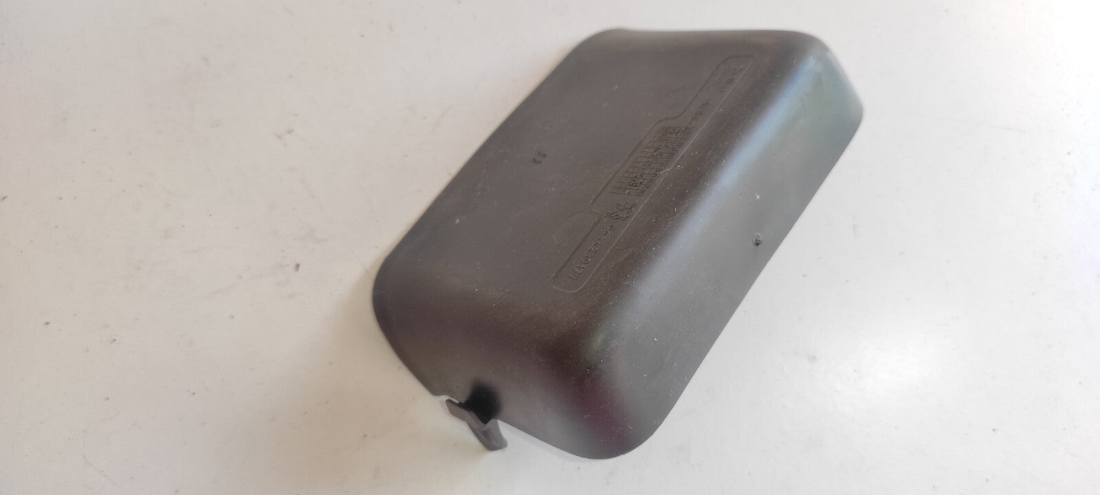 Peugeot 607 3.0i V6 2002 LHD Front Headlight Light Dust Cover 9644239177