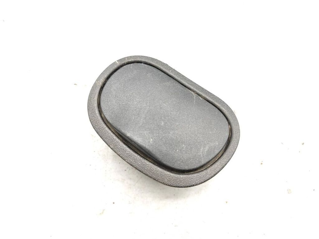 Alfa Romeo 147 1.9JTD 88kW 8V FL 2007 Rear door ashtray 