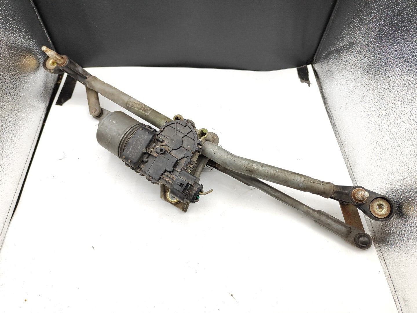 Alfa Romeo GT 2.0 JTS 2004 LHD Front Wiper Linkage Motor 0390241514