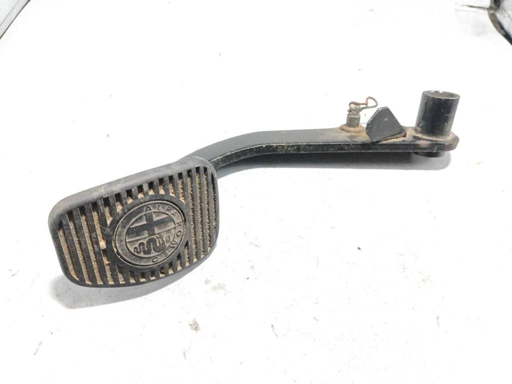 Alfa Romeo 155 1.8TS 103kW Petrol 1994 LHD pedal 