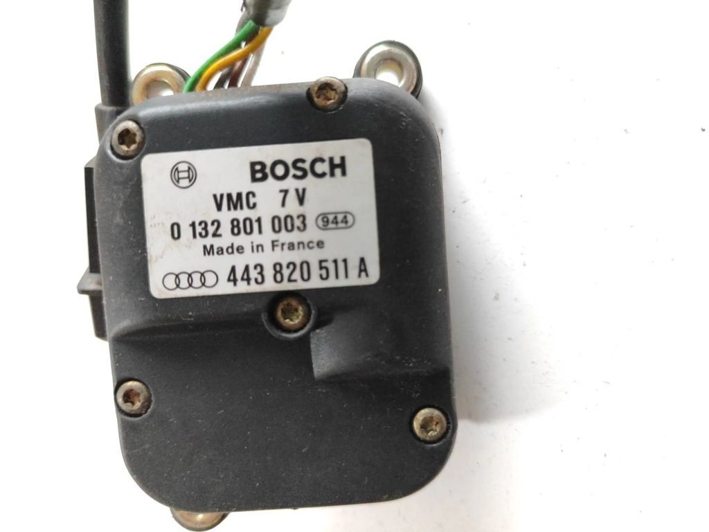 Audi A6 S6 C4 4A 1995 Air heater flap actuator motor 443820511A 
