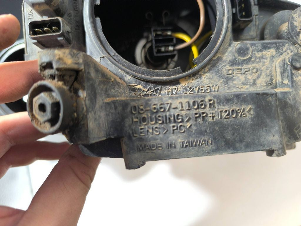 Alfa Romeo 156 2003 Facelift LHD Right headlight headlamp 086671106R 