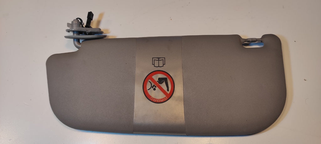 Alfa Romeo 147 2.0 Twinspark 2002 LHD Front Right Sun Visor Cover