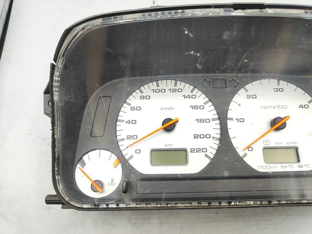 Seat Ibiza II TDI 1999 LHD speedometer instrument cluster 6K0919033JT 