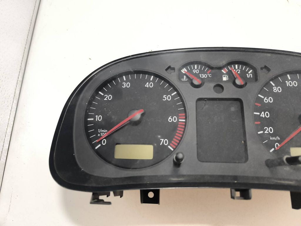 Volkswagen Golf IV 2000 Petrol speedometer instrument cluster 0263604001 