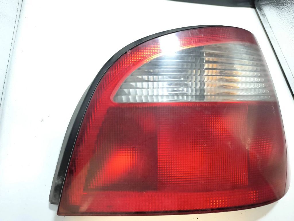 Renault Megane I 1999 rear right tail light lamp 7700428321 