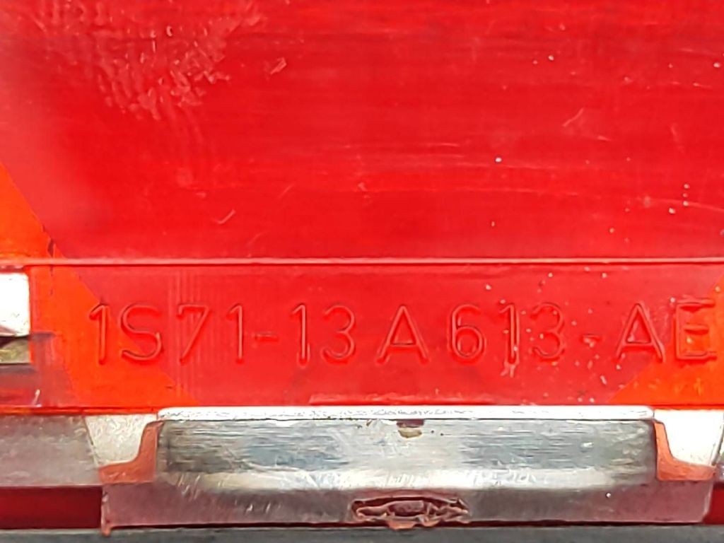 Ford Mondeo Mk III 2002 Third brake center stop light 1S7113A613AE 