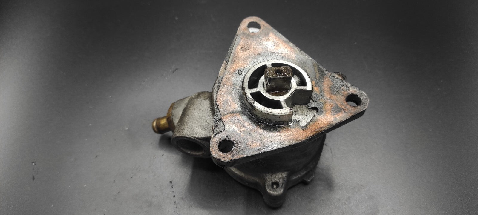 Alfa Romeo 147 1.9JTD 85kW Diesel 2003 Engine Vacuum Valve Pump 46533295