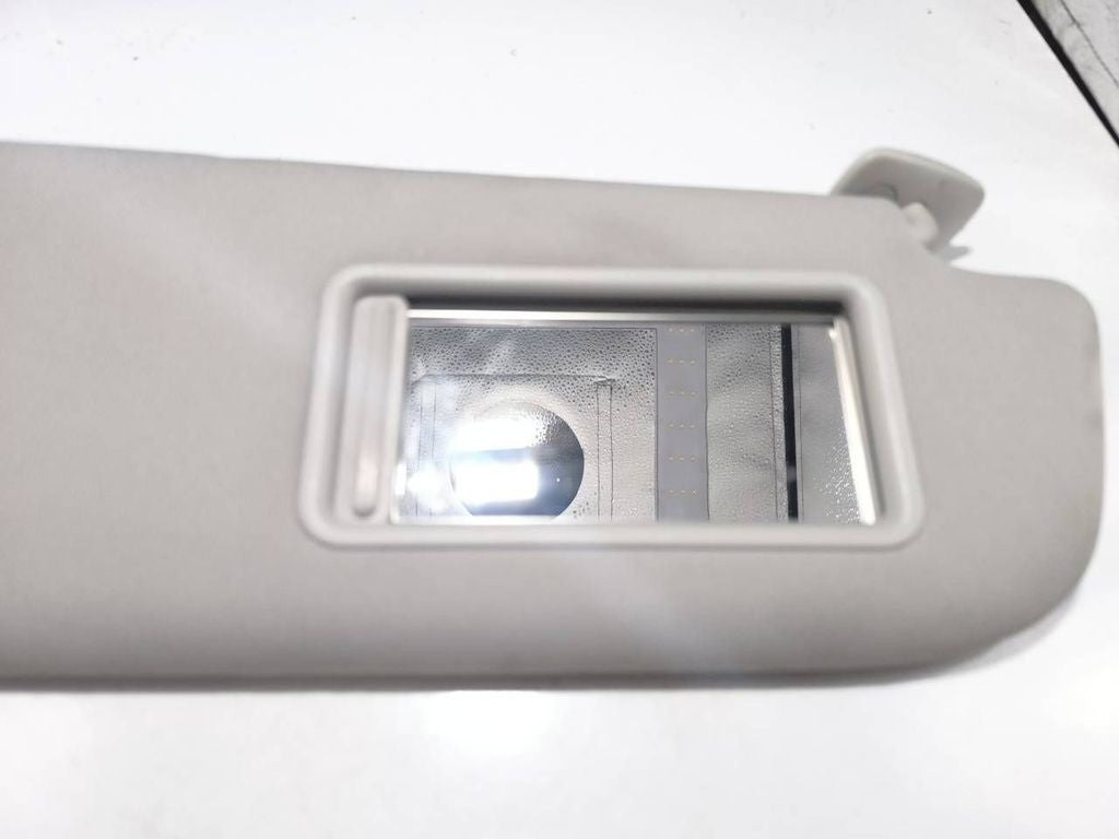 Audi A6 S6 C6 4F 2008 sun visor 4F0857552 