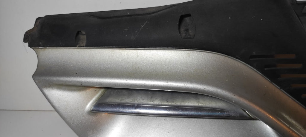 Alfa Romeo 166 2.4JTD 110kW 2003 Front Right Bumper Upper Grill 156016559 Silver