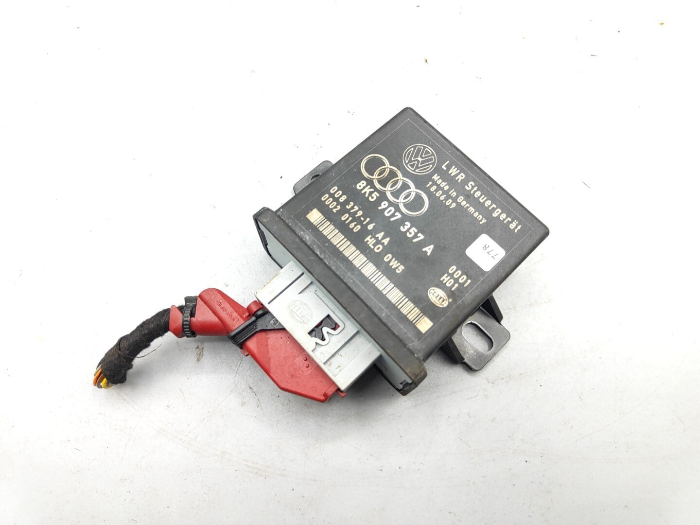Audi A4 B8 2.0TDI 2010 Headlight Control Unit Module 8K5907357A