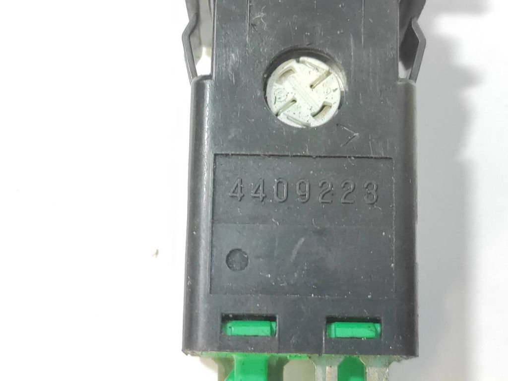 Saab 9-5 2.0T 110kW Petrol 2000 Fog light switch 4409223 