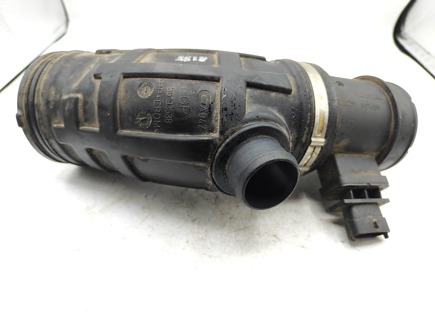 Alfa Romeo 159 1.9JTDM 110kW 2008 Diesel Engine Air Intake Pipe Hose 55193538