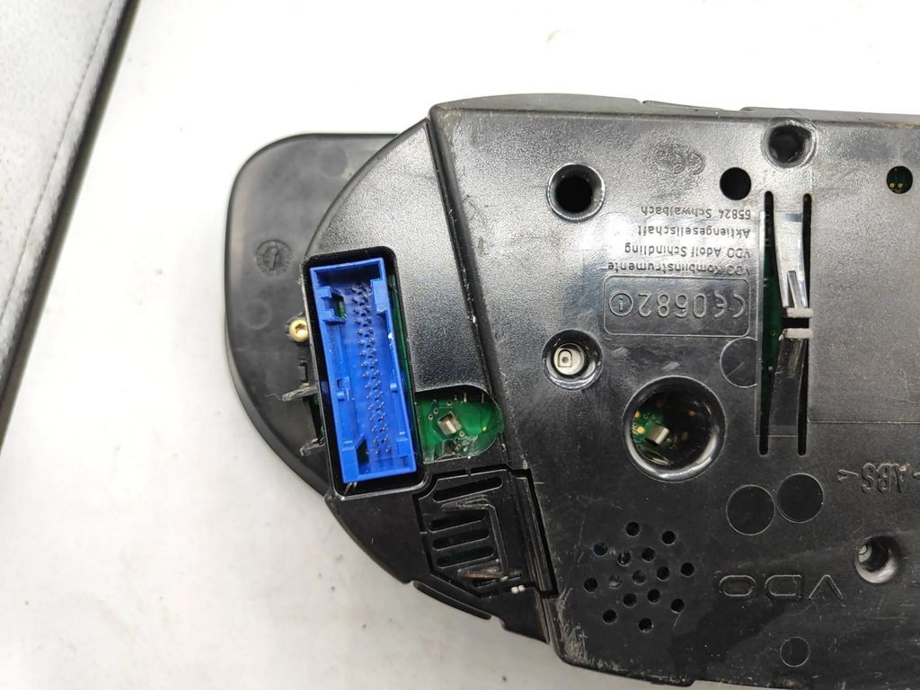 Volkswagen PASSAT B5.5 2001 LHD speedometer instrument cluster 3B0920929A 