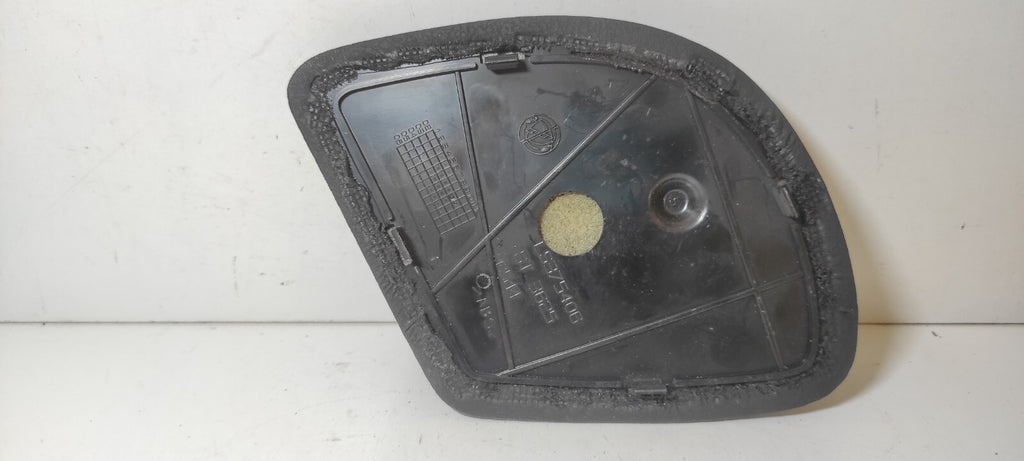 Alfa Romeo GT 1.9JTD 110kW 2005 Front Left Center Console Leather Trim