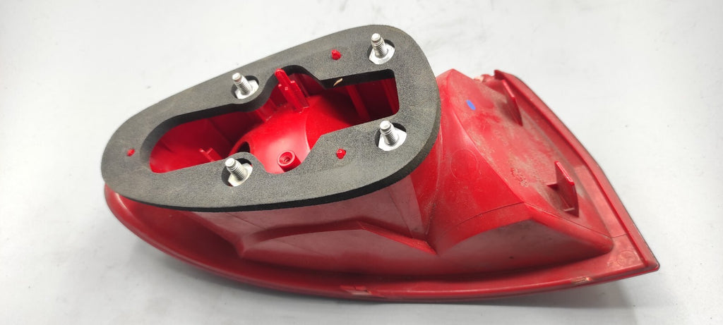 Alfa Romeo 147 1.9JTD 103kW Diesel 2004 LHD Rear Right Taillight Lamp 46556347