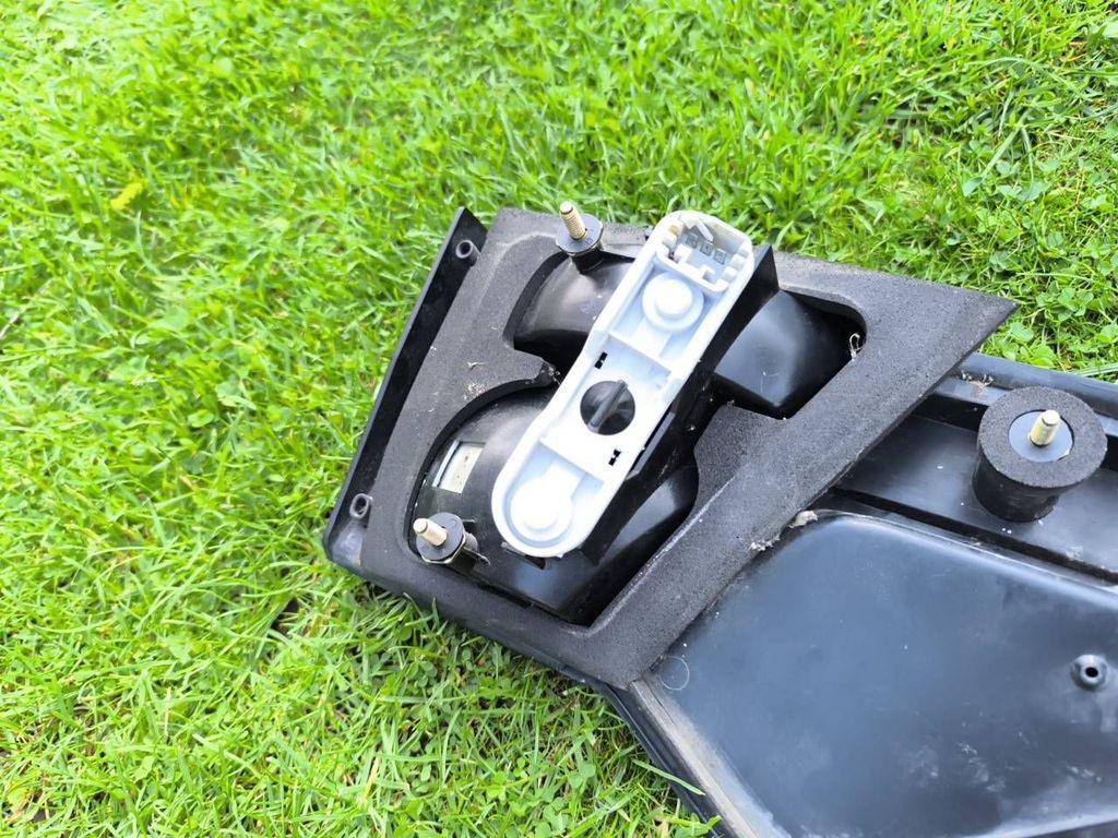 Alfa Romeo 155 1994 Rear tailgate tail light lamp 60568444 