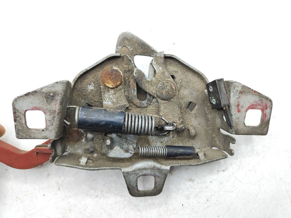 Alfa Romeo 156 2.4JTD 20V Diesel 2004 Front bonnet hood lock catch 