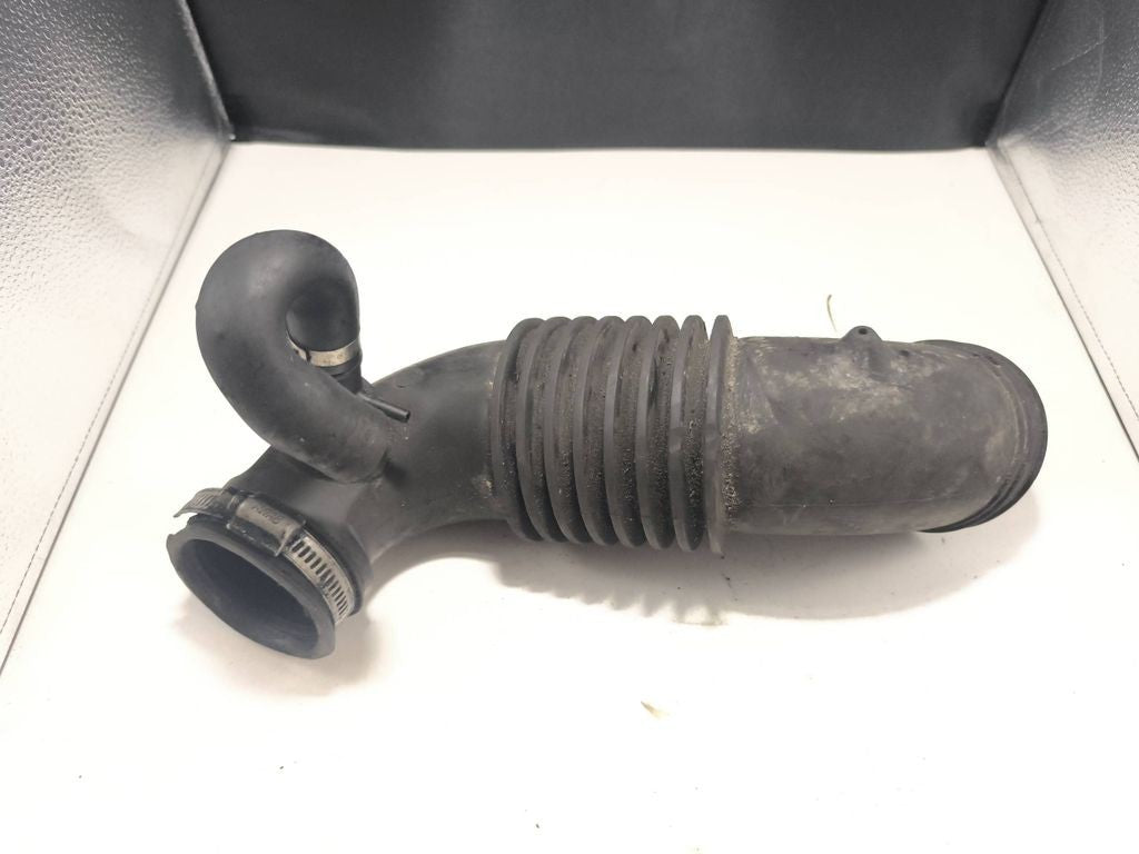Volvo S70  V70  V70 XC 1999 Diesel turbo air intake inlet pipe hose 9161888