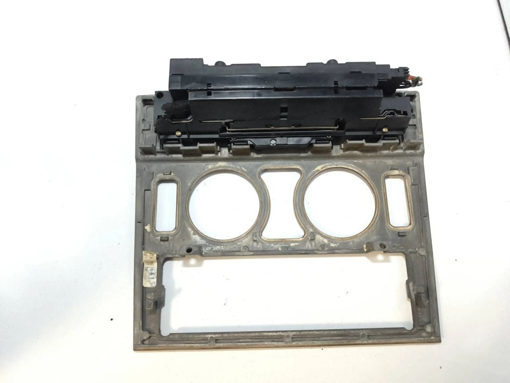 Mercedes-Benz E W210 1996 Diesel A set of switches 2108200151 