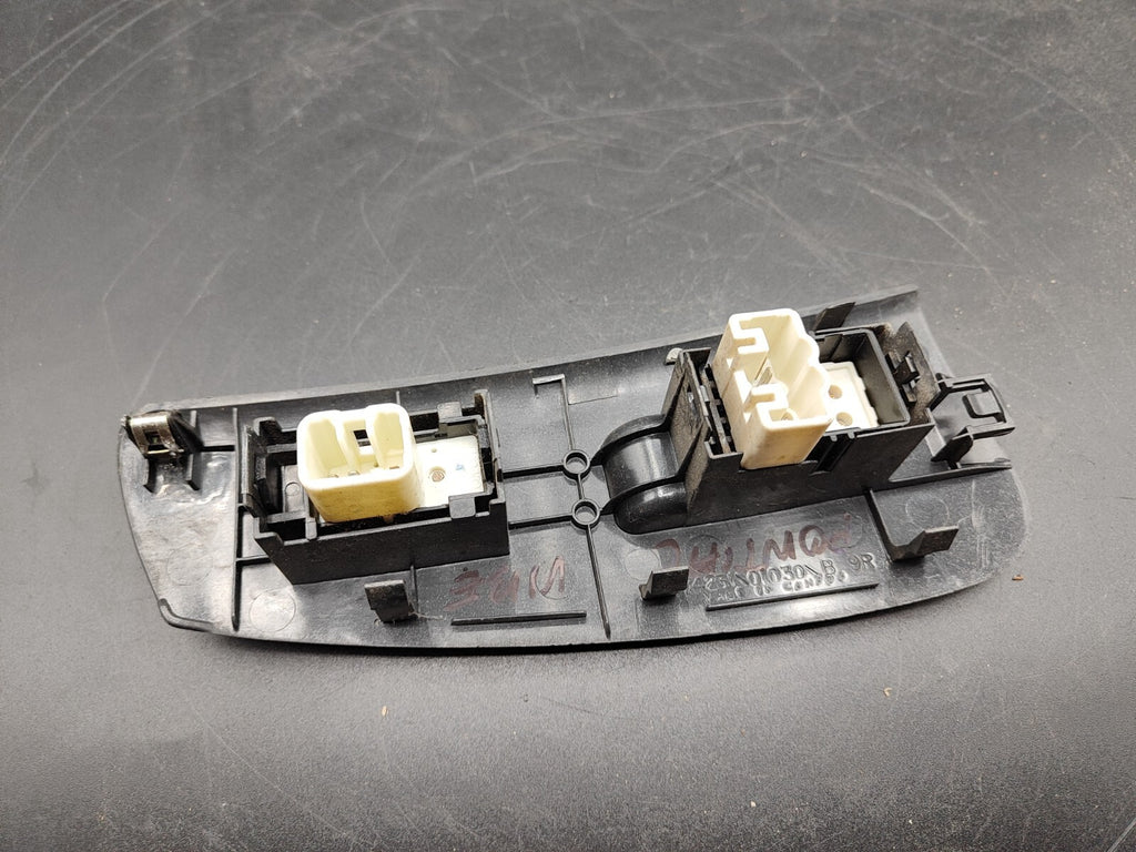 Pontiac Vibe 2004 LHD Front Right Electric Window Switch Button 7423101030