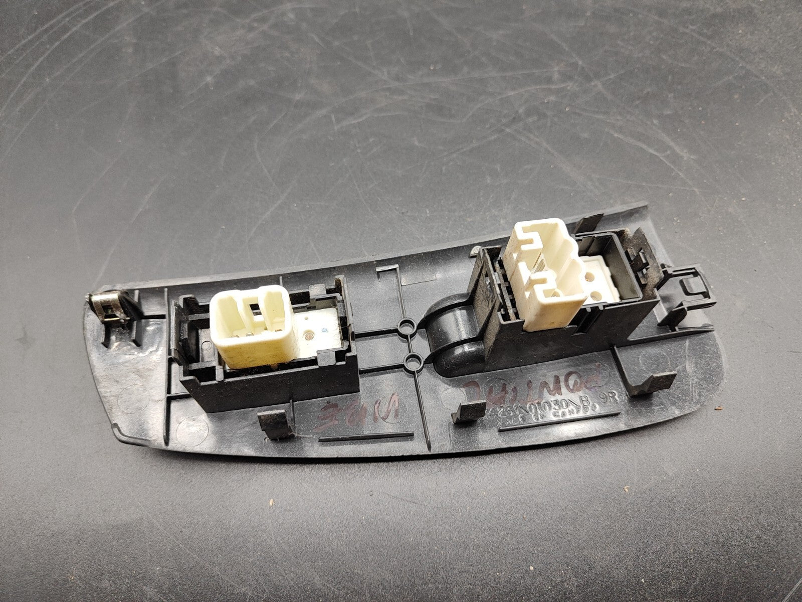 Pontiac Vibe 2004 LHD Front Right Electric Window Switch Button 7423101030