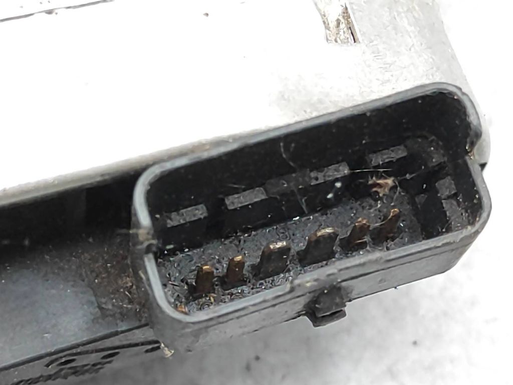 Peugeot 607 2.2i 116kW 2001 Petrol throttle body valve GS206F20 CA0011607B