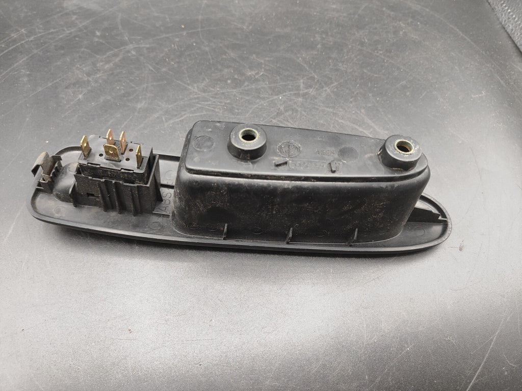 Alfa Romeo 166 2.4JTD 110kW 10V 2002 Electric Window Switch Button 156018359