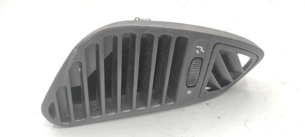 Alfa Romeo 156 2.4JTD 110kW 2003 LHD Front Right Dash Panel Side Air Vent Grill