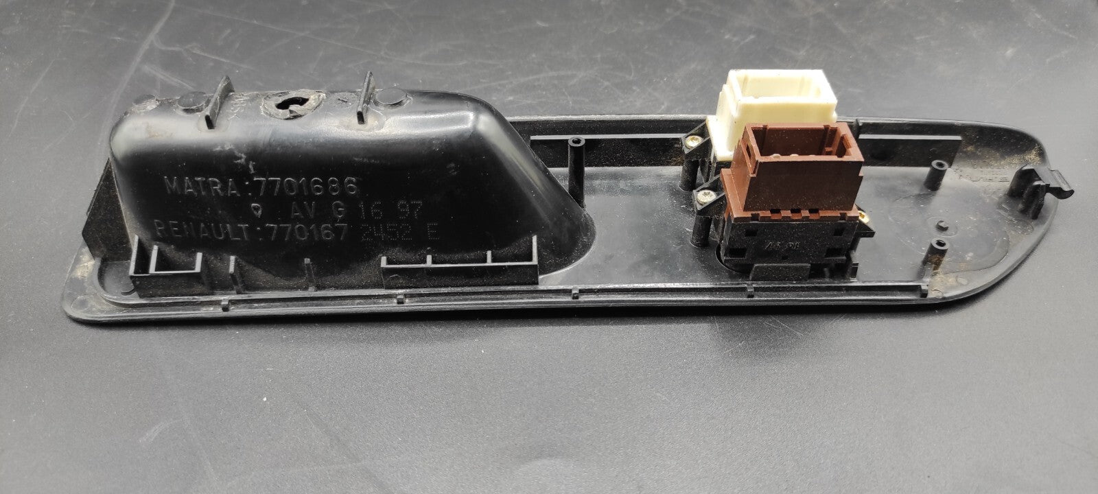 Renault Laguna MK1 1994 LHD Front Left Electric Window Switch 7700875656