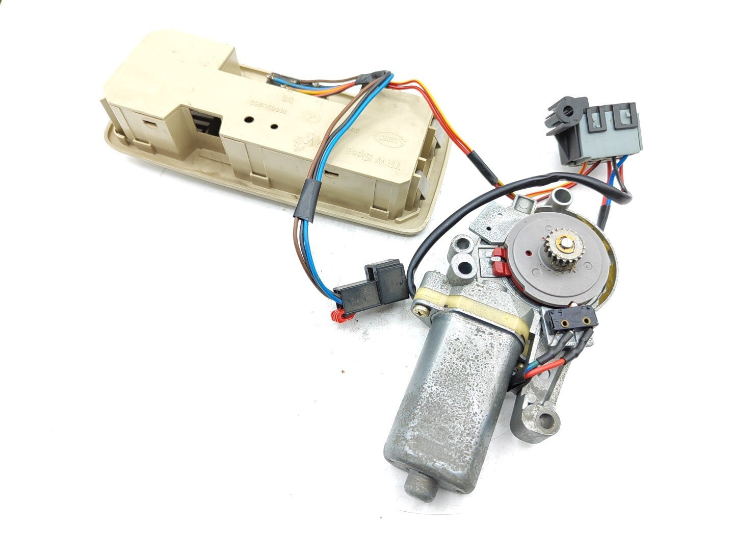 Alfa Romeo 166 2002 Sunroof Motor / Switch Button 156020252 WEBASTO 1607100