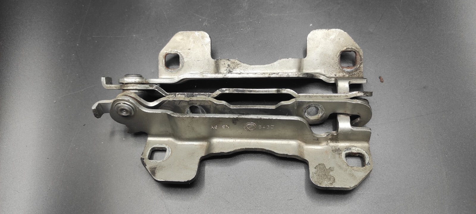 Alfa Romeo 159 2.4JTDm 147kW 2007 Front Engine Bonnet Hood Hinge Set