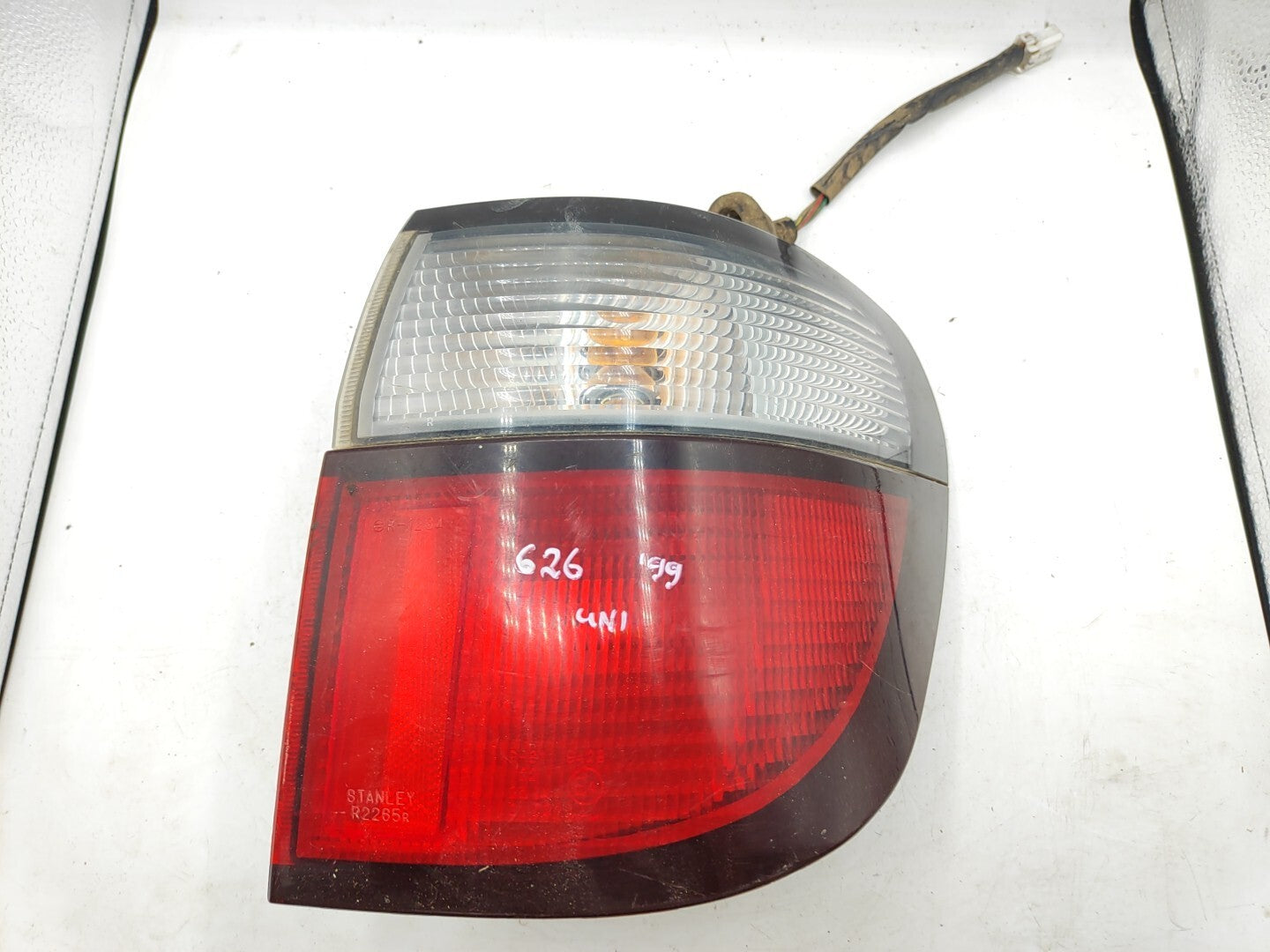 Mazda 626 Caravan 1999 LHD Rear Right Side Taillight Lamp Light R2265R