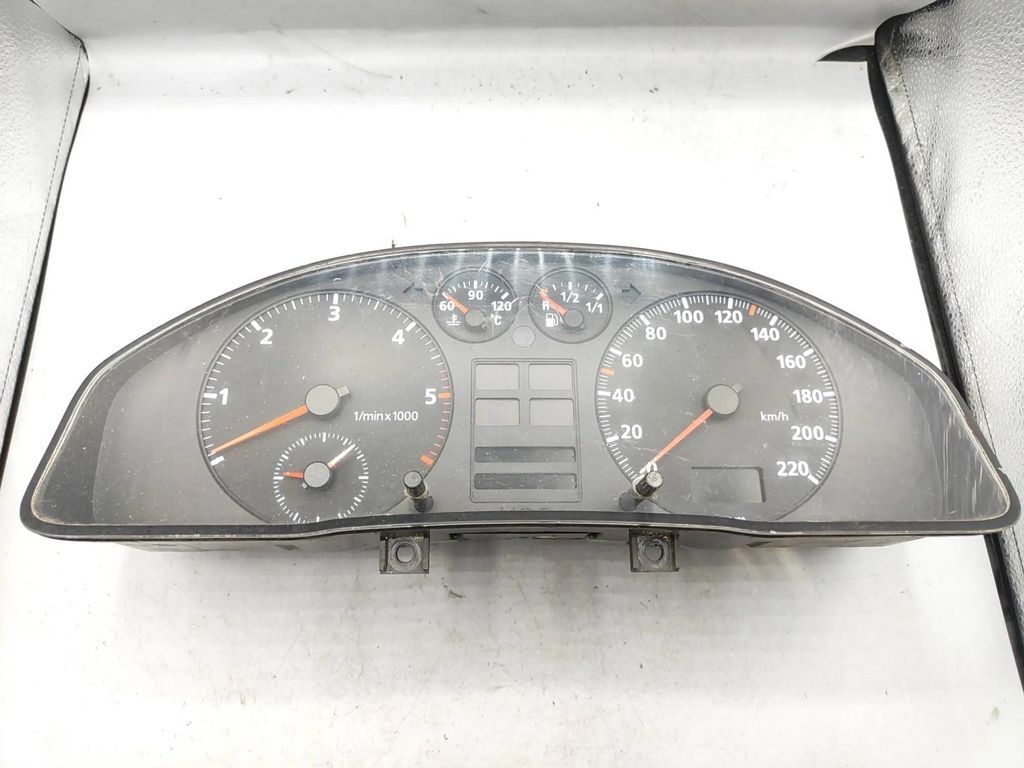 Audi A4 S4 B5 8D 1997 Diesel speedometer instrument cluster 8D0919033AX 