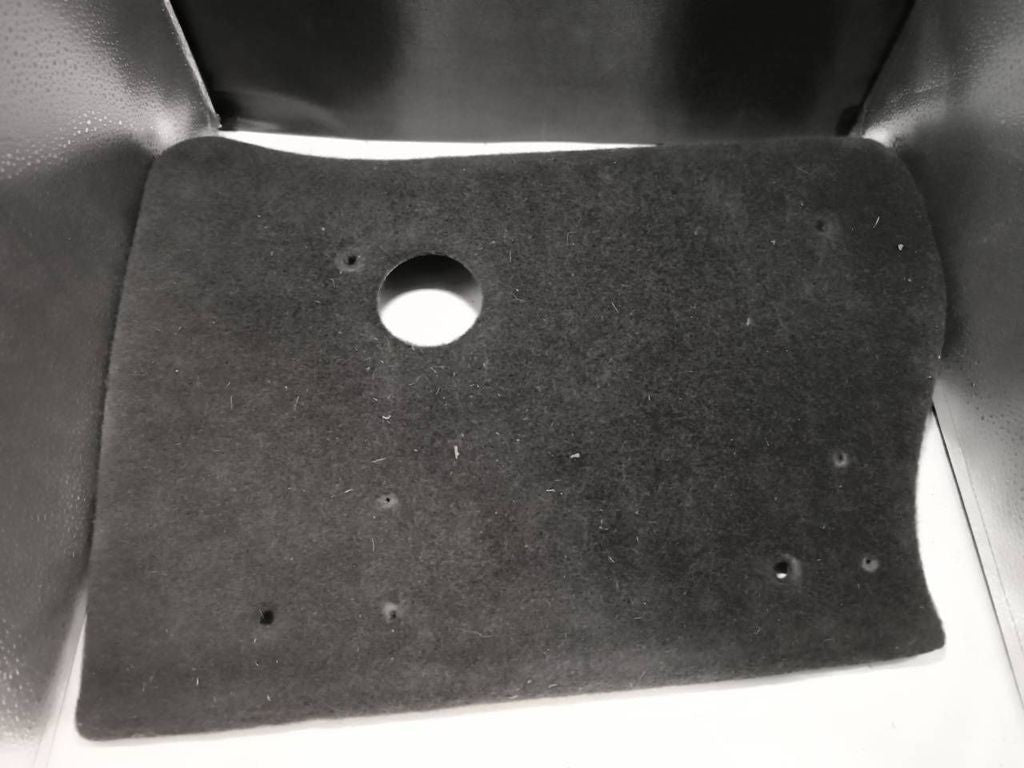 Alfa Romeo 156 SW 2005 Rear BOSE Subwoofer grill cover trim 