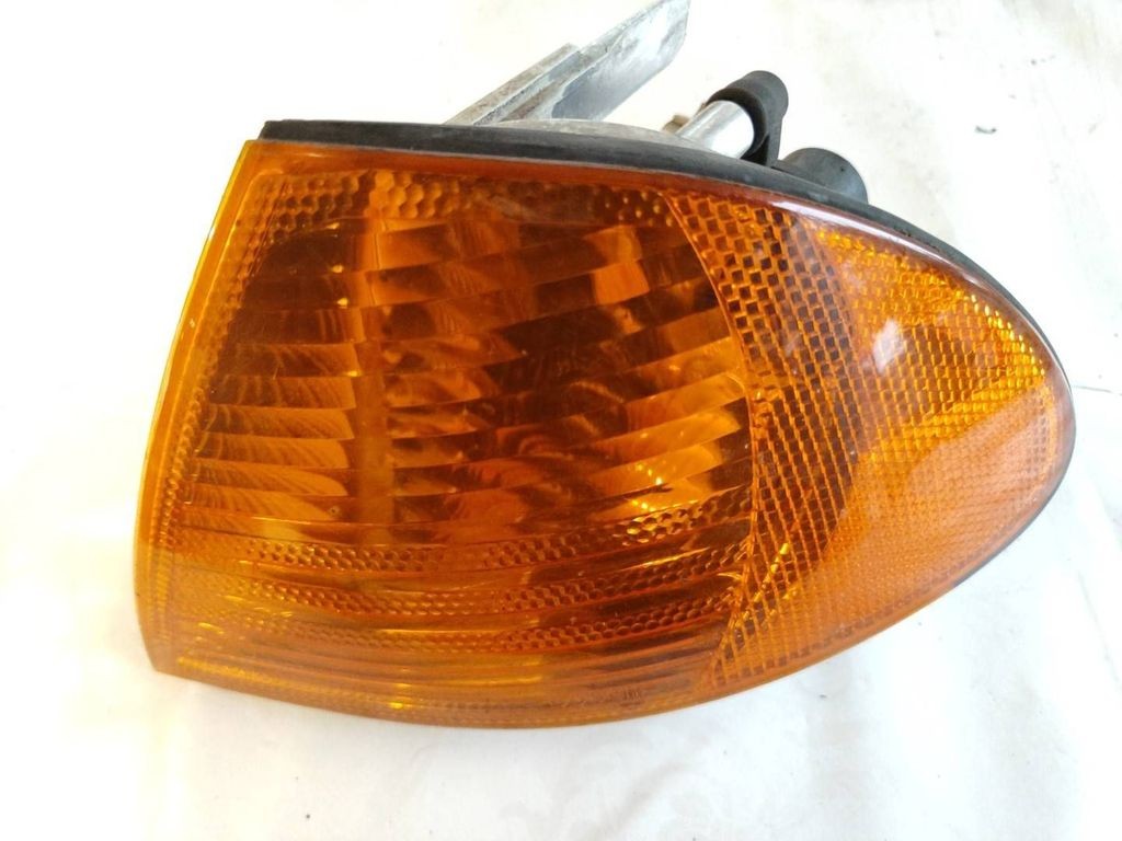 BMW 3 E46 2000 front left turn indicator light 1315106140 