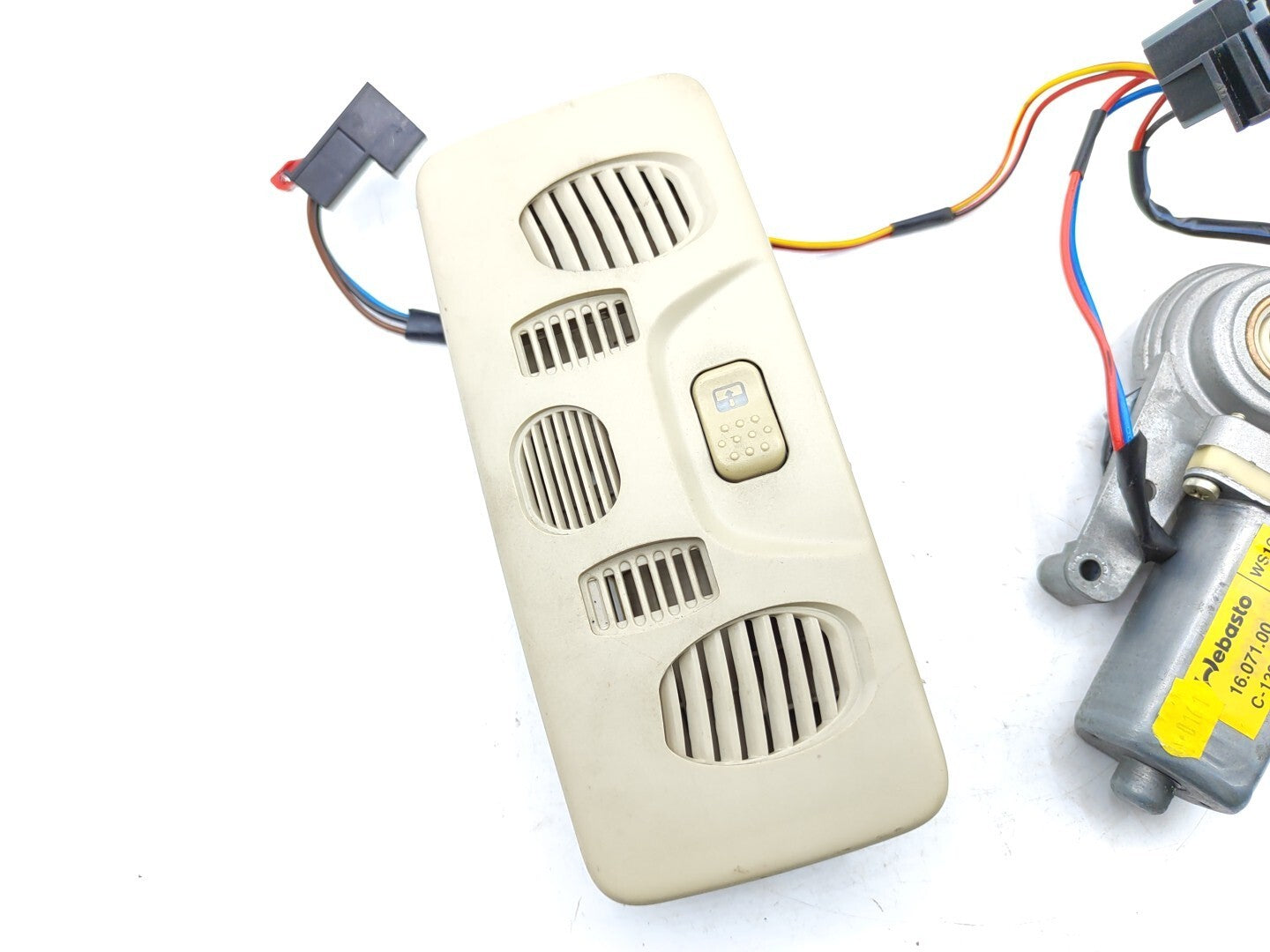 Alfa Romeo 166 2002 Sunroof Motor / Switch Button 156020252 WEBASTO 1607100