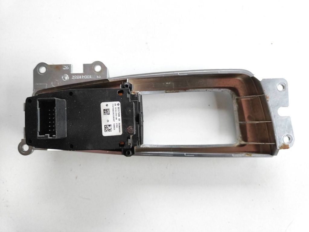 BMW 5 F10 F11 2016 Hand parking brake switch surround trim 9217594 