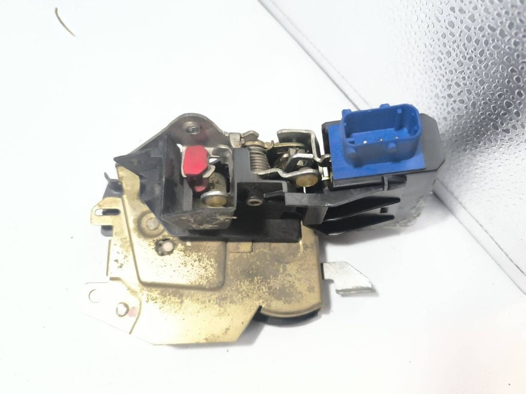 BMW 3 E36 1992  rear left door lock 67111387607 