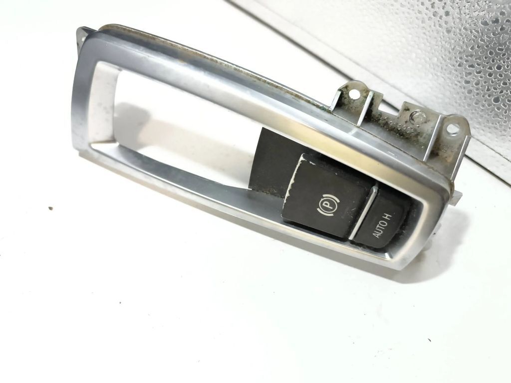 BMW 5 F10 F11 2016 Gear shifter surround trim / Park Switch 10041037 