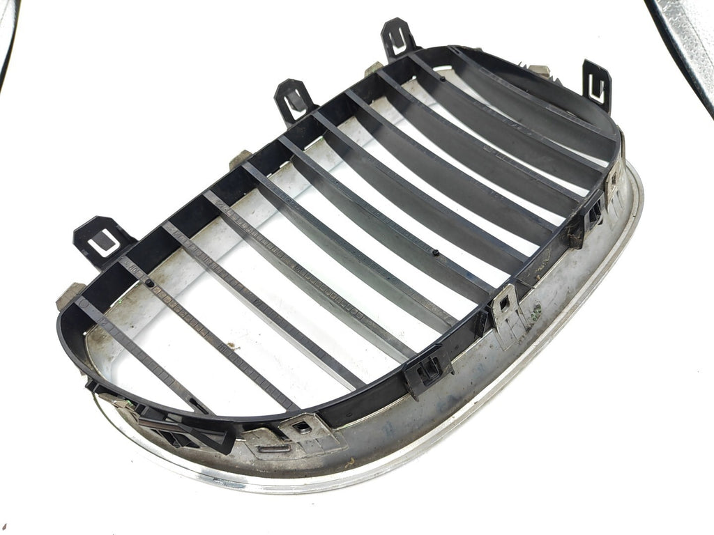 BMW 5 Series E61 530D 170kW 2006 Front Left Grill 7027061 51137027061