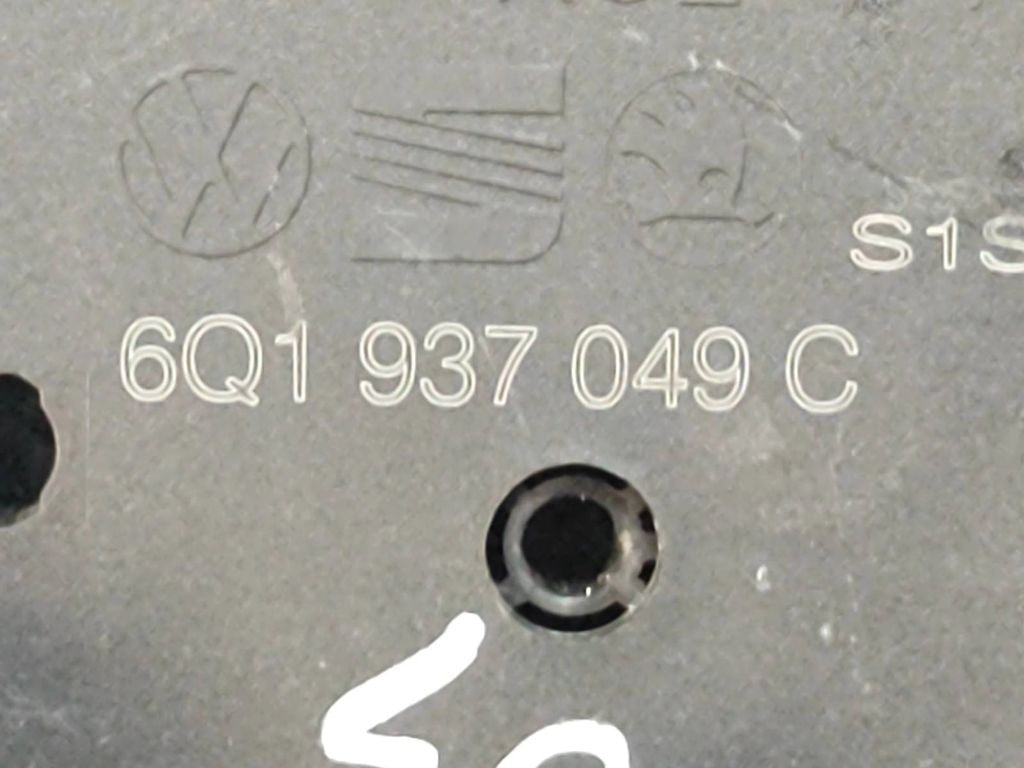 Volkswagen VW Polo 2002 Comfort convenience body module 6Q1937049C 