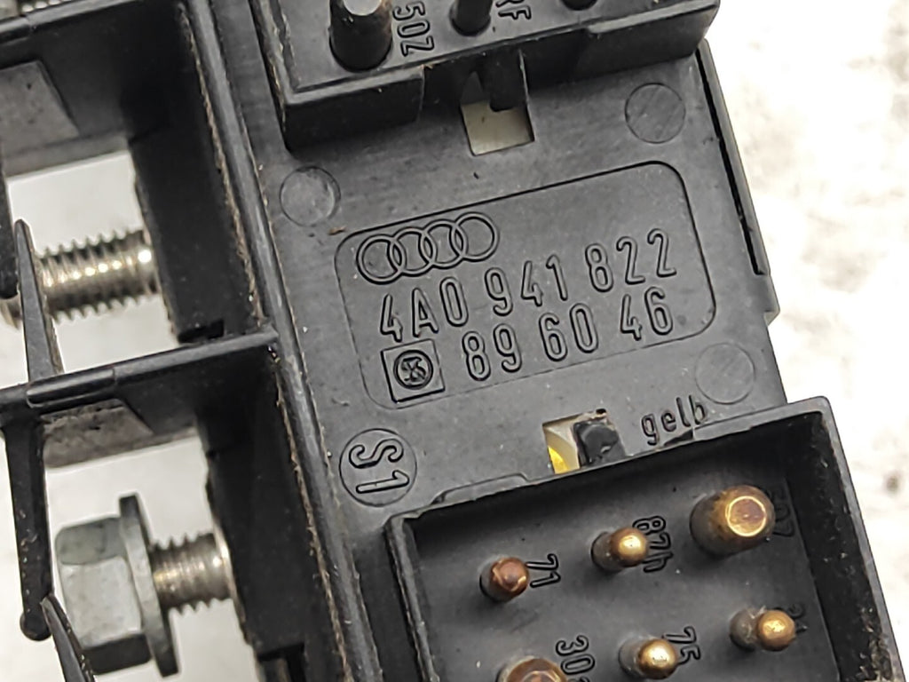 Audi A4 B5 1.6i 74kW Petrol 2001 Fuse Relay Box Unit 4A0941822