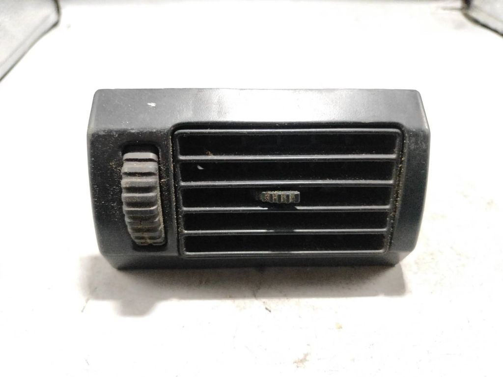 Alfa Romeo 155 1.8TS 103kW 1994 dashboard side air vent grill trim 222292 